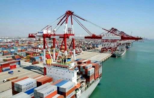 Envoi de colis portuaire en conteneurs et par bateau